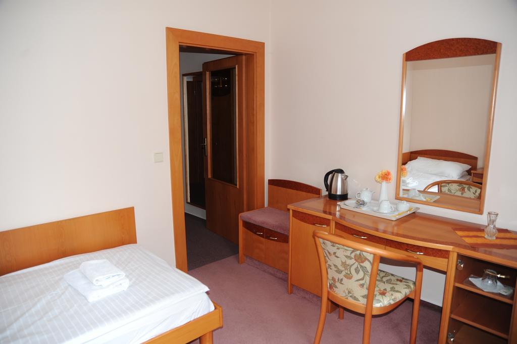 Pension Akropolis, Eco Breakfasts From Farm Marianske Lazne Room photo