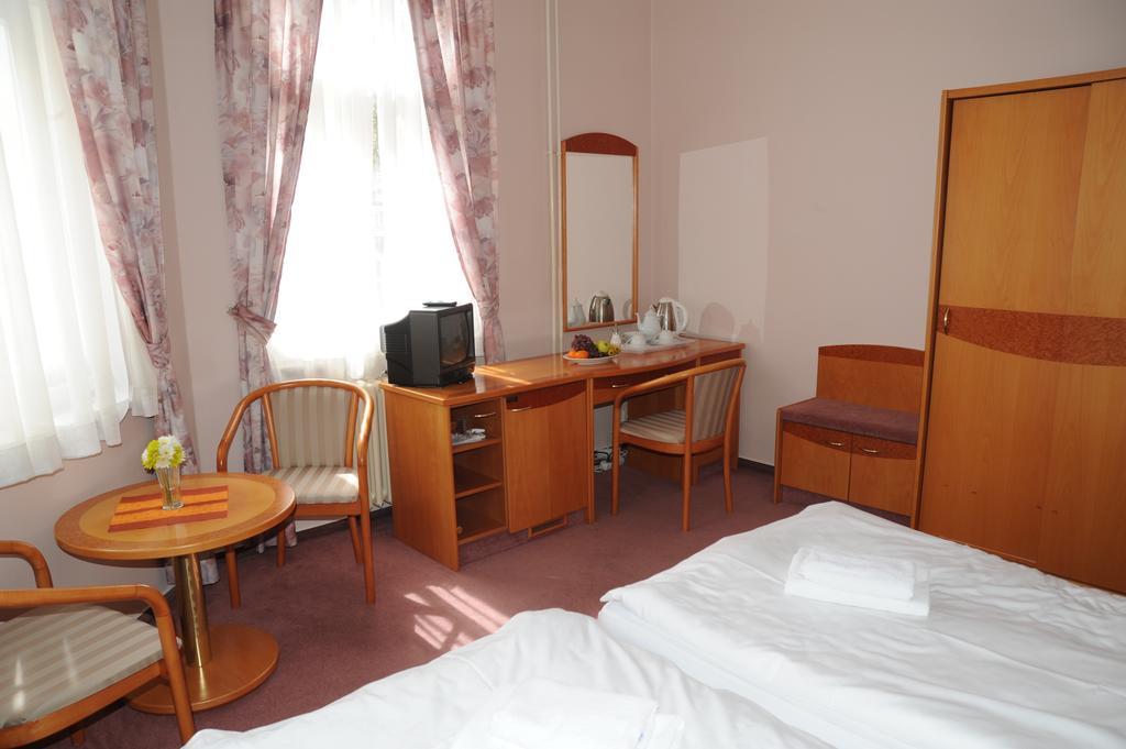 Pension Akropolis, Eco Breakfasts From Farm Marianske Lazne Room photo