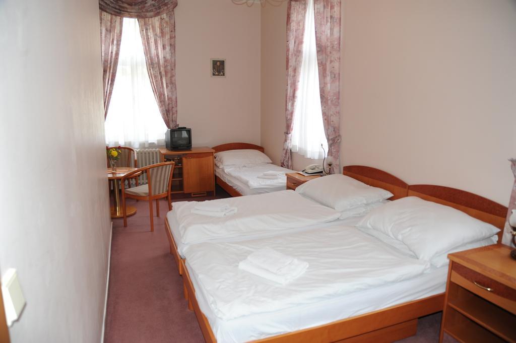 Pension Akropolis, Eco Breakfasts From Farm Marianske Lazne Room photo